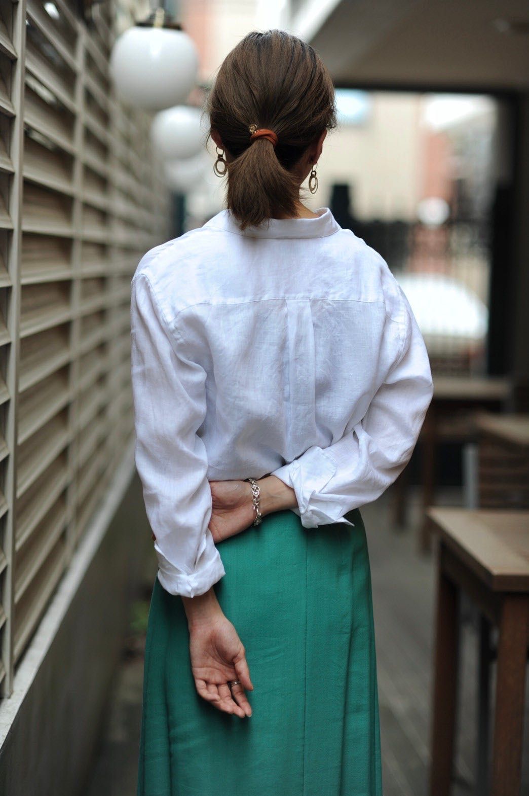 白リネンシャツの着こなし 商品企画 メーカーズシャツ鎌倉 公式ショップブログ Maker S Shirt Kamakura