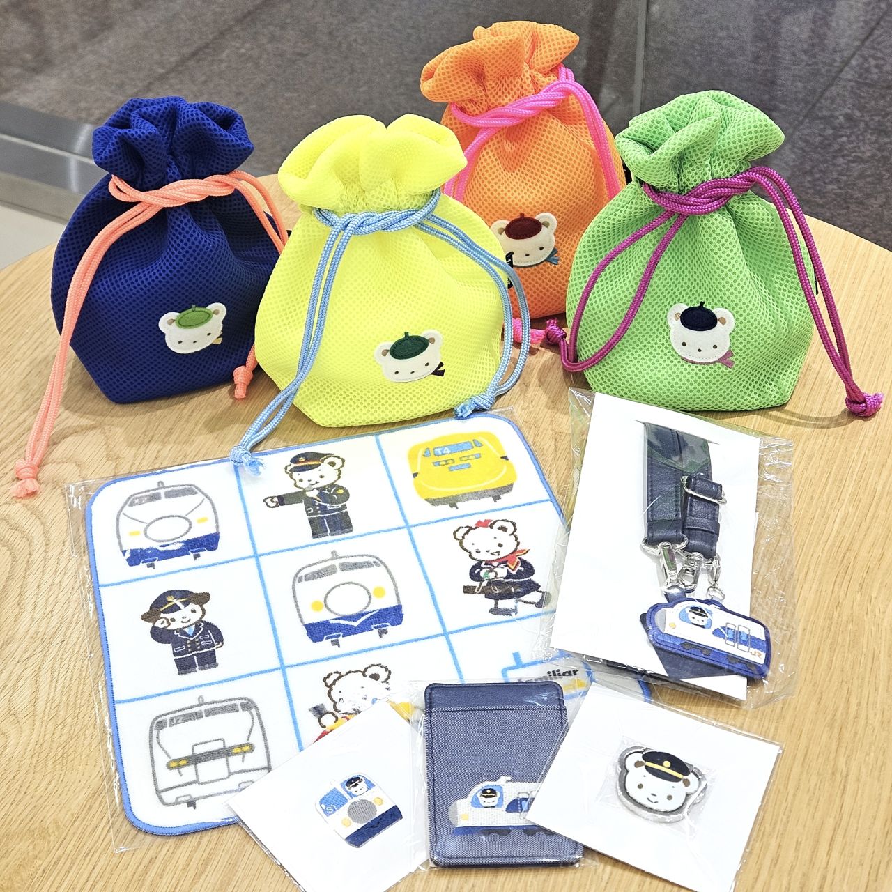 さんちか】お取扱い始まっています！｜ファミリアファミリア