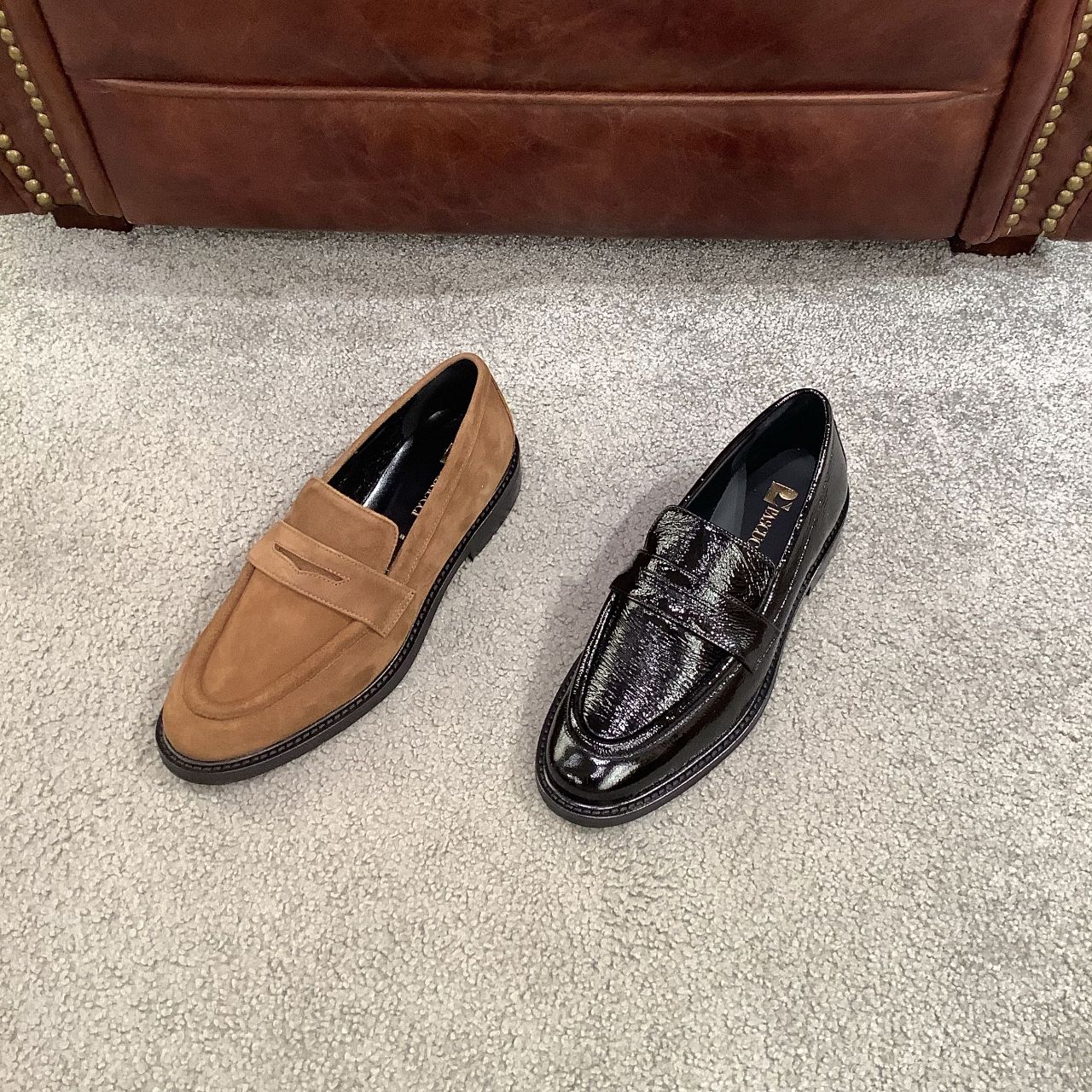 【関税込み】Moschino イエロー Olivia ローファー Moschino Olivia Loafers | Black | FARFETCH JO