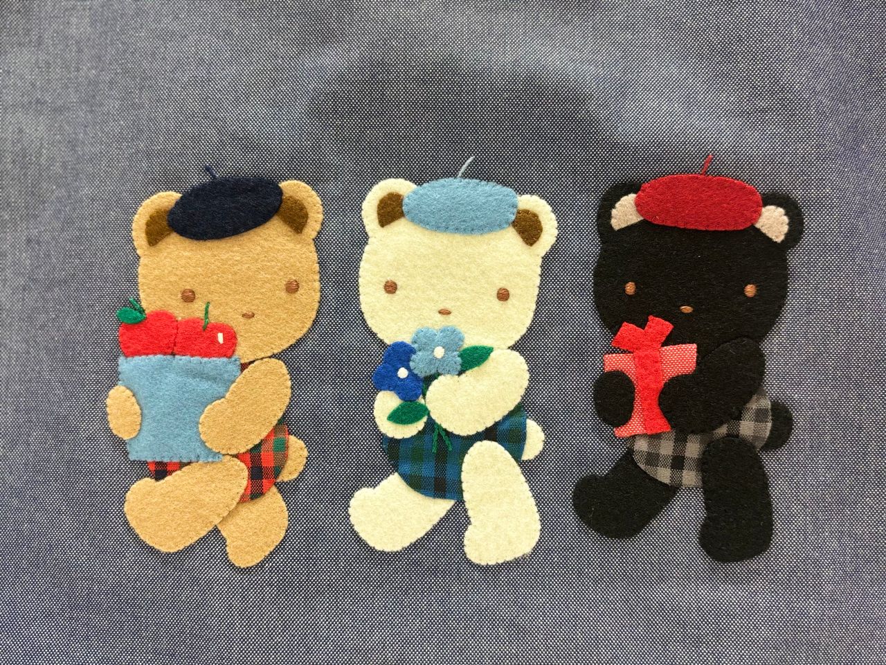 手刺しゅうデニムバッグのご紹介♪｜ファミリア大丸心斎橋店の公式ブログ