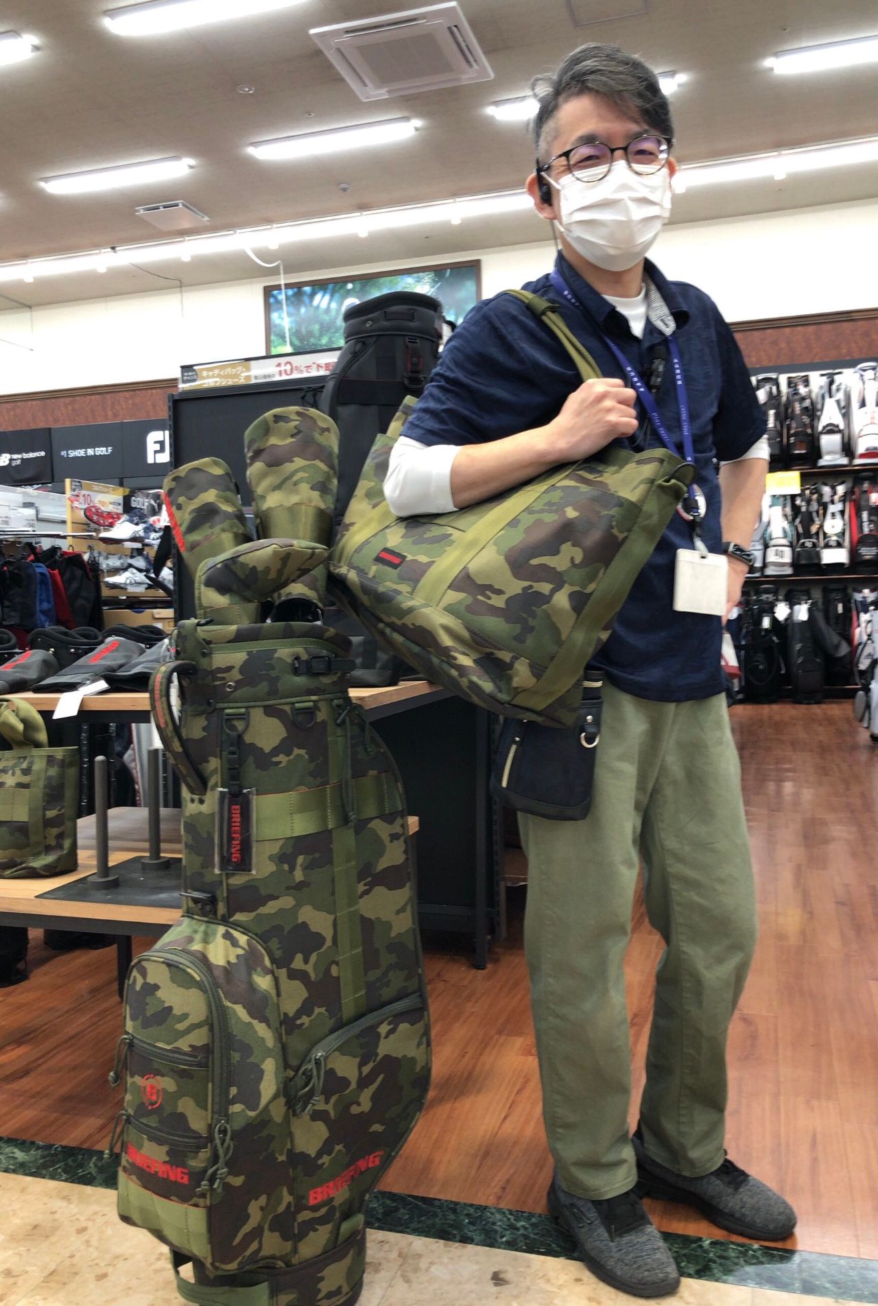 値下げ　新品　BRIEFING アリビコファブリック ゴルフパンツ 青 値下げ 新品 BRIEFING アリビコファブリック ゴルフパンツ 青