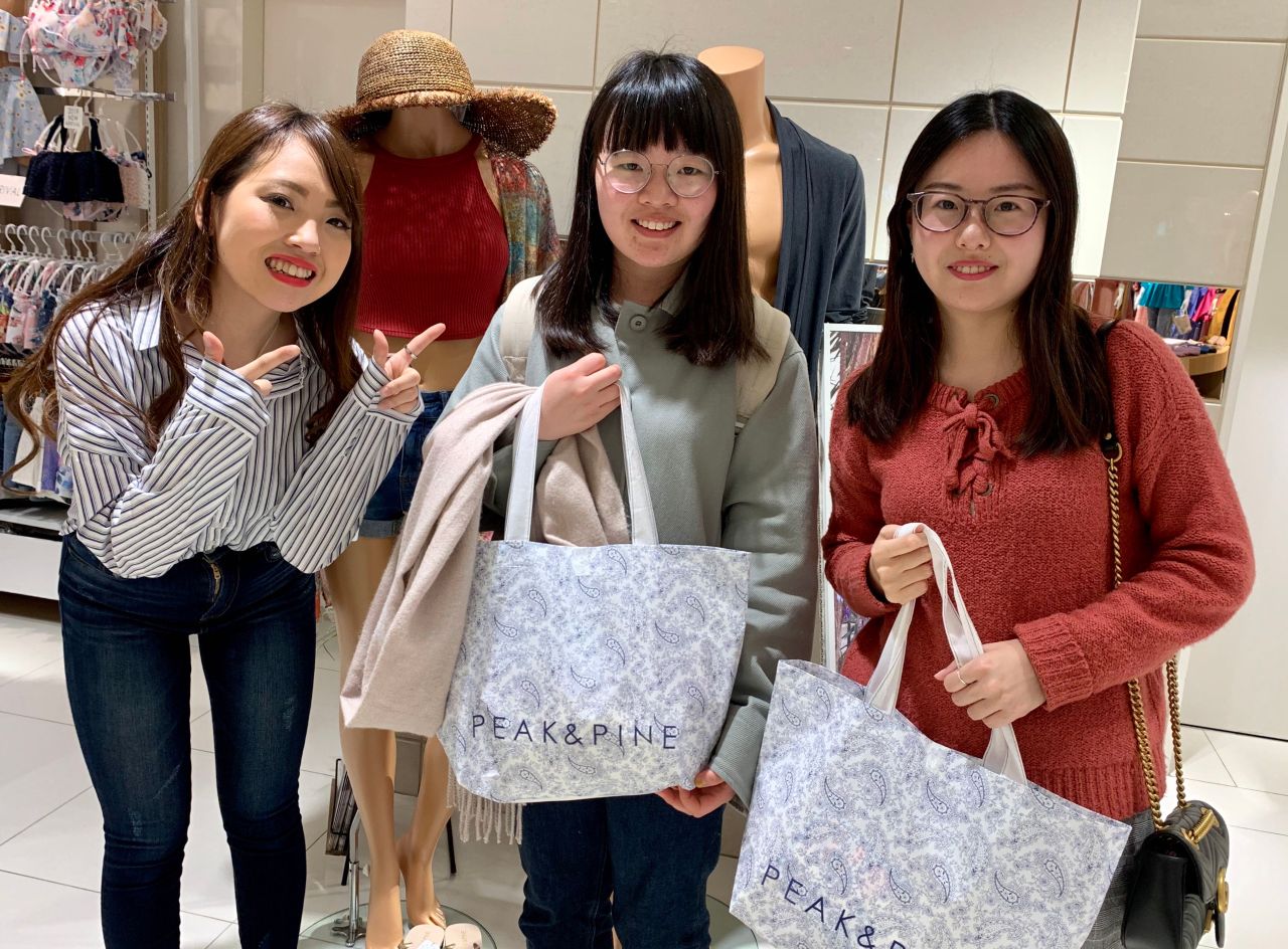 お客様紹介可愛い留学生 梅田水着 ル ルクア大阪店 Peak Pine ピーク パイン 公式ブログ