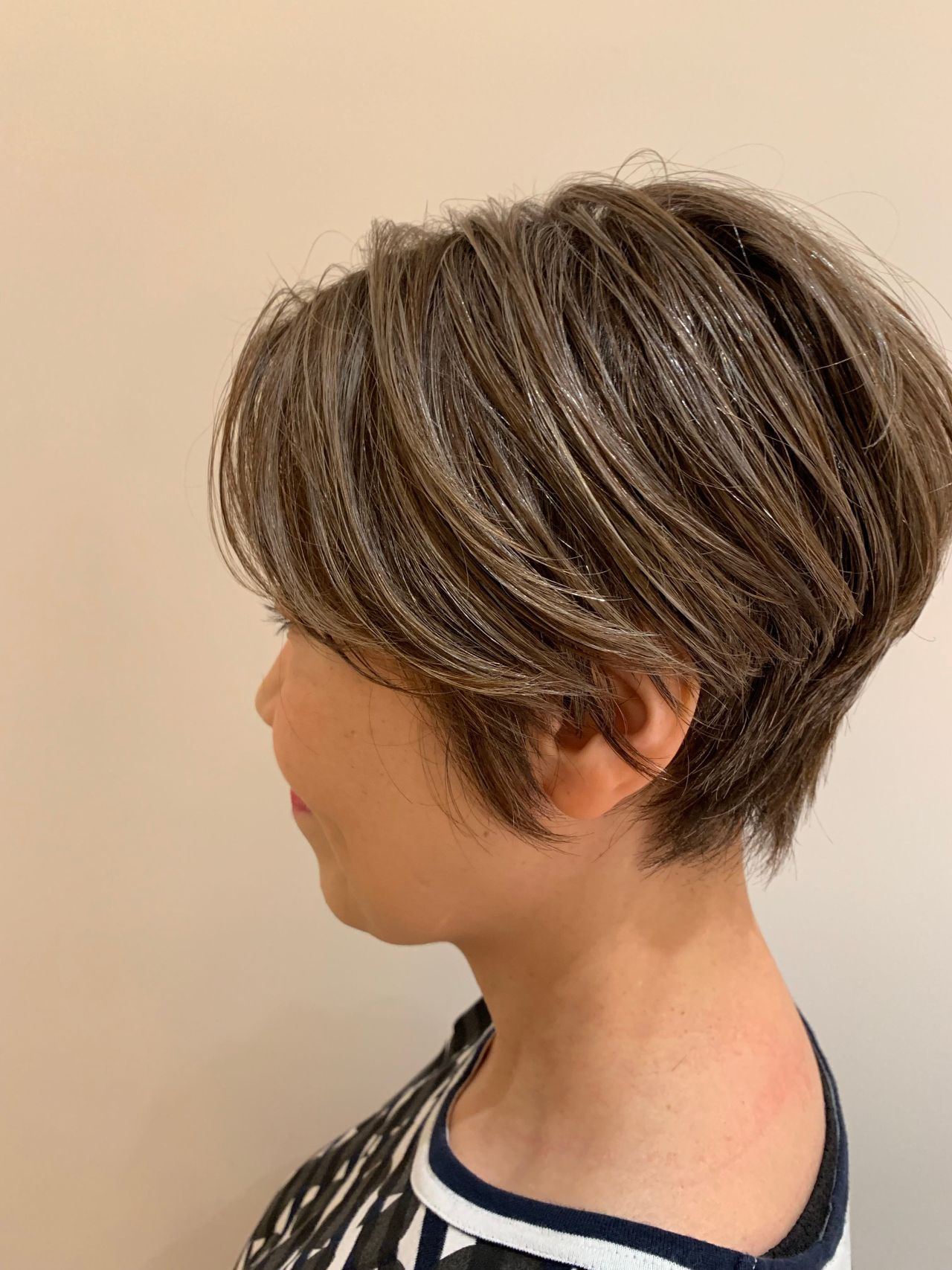 白髪を活かすヘアカラー | 美容室カキモトアームズのオフィシャルサイト
