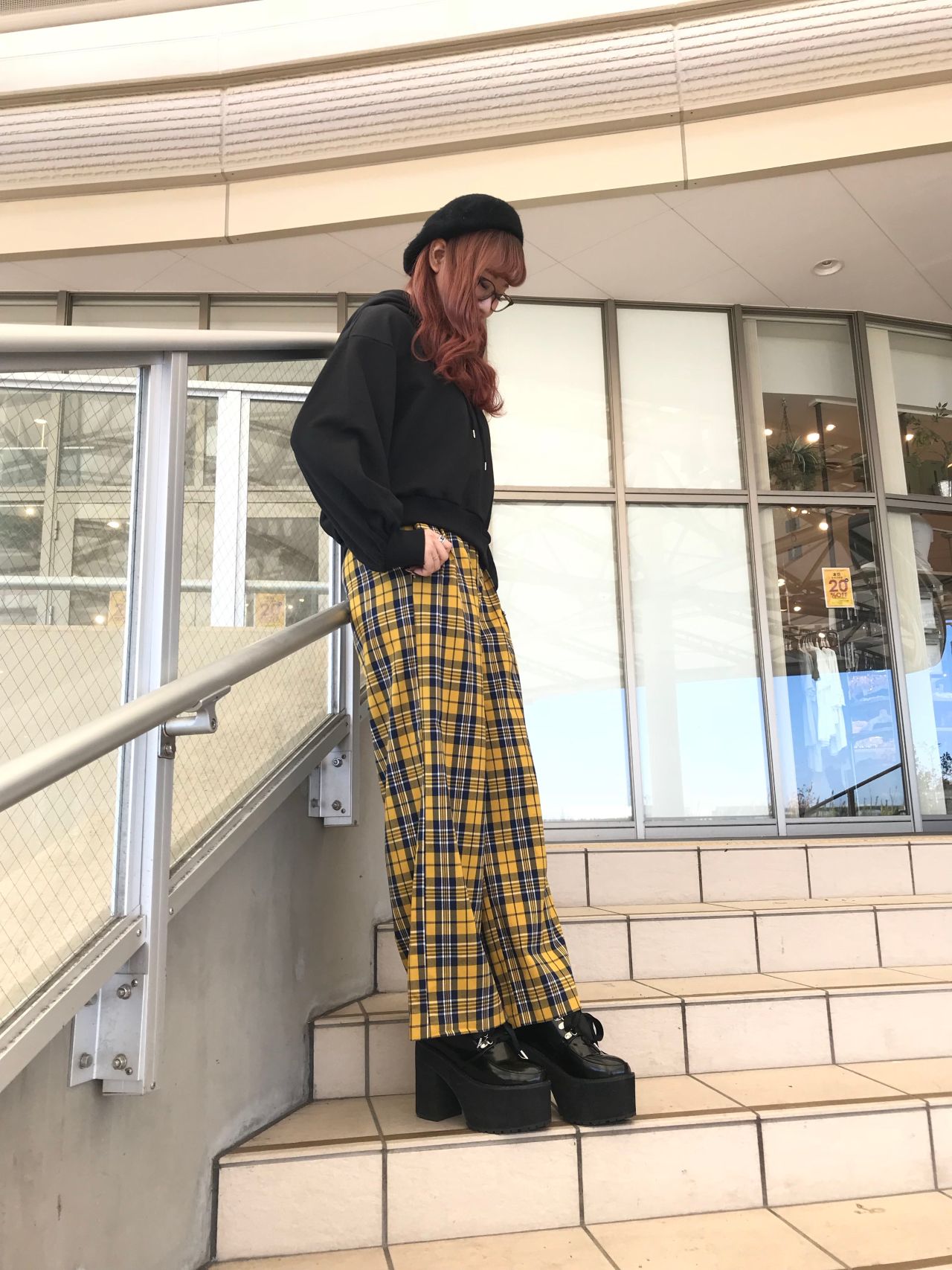 イオンモール名古屋茶屋店レディース デイリーショートパーカコーデ