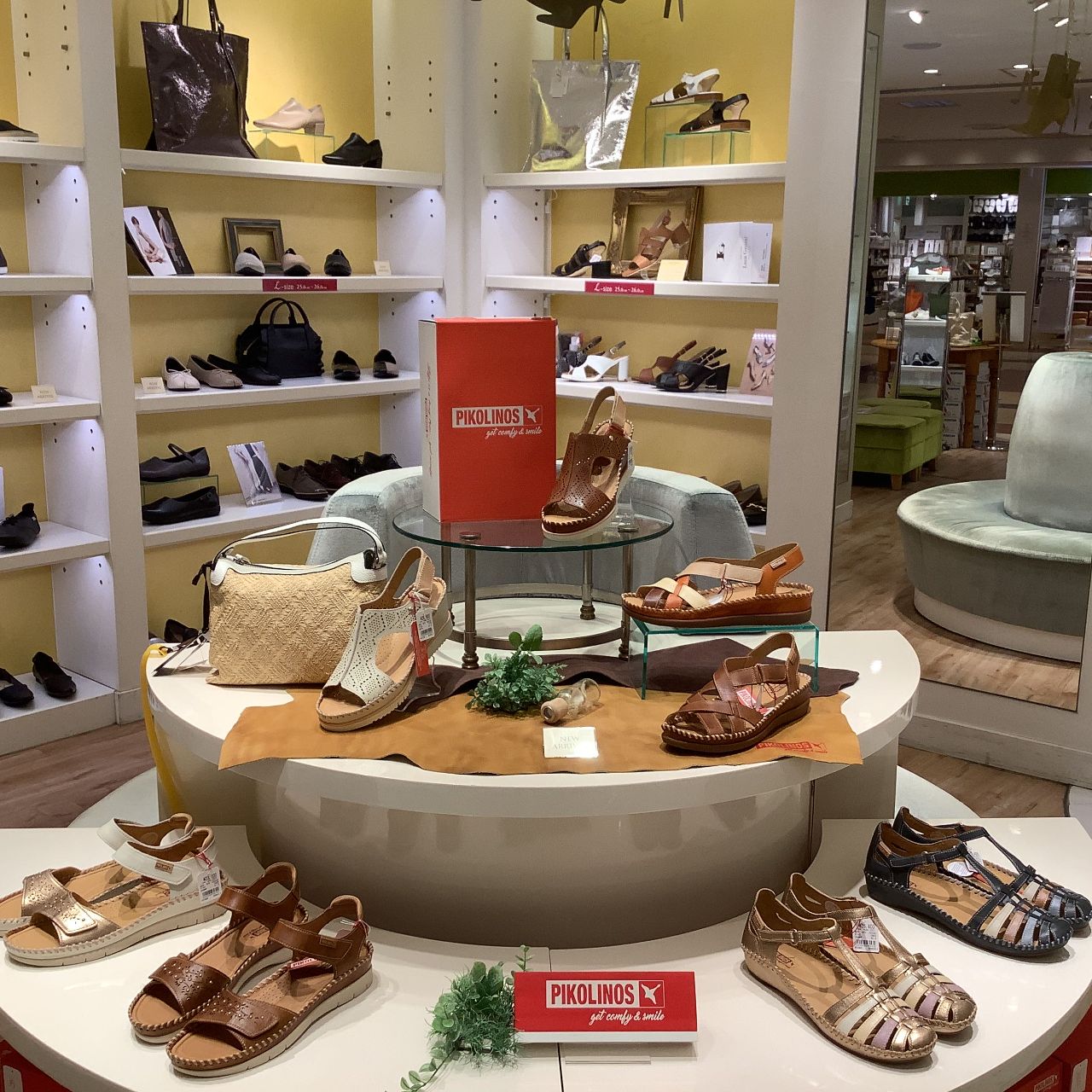 ピコリノス　サンダルシューズ　フラットシューズ PIKOLINOS サンダル☆ | GINZA WASHINGTON 横浜ポルタ店
