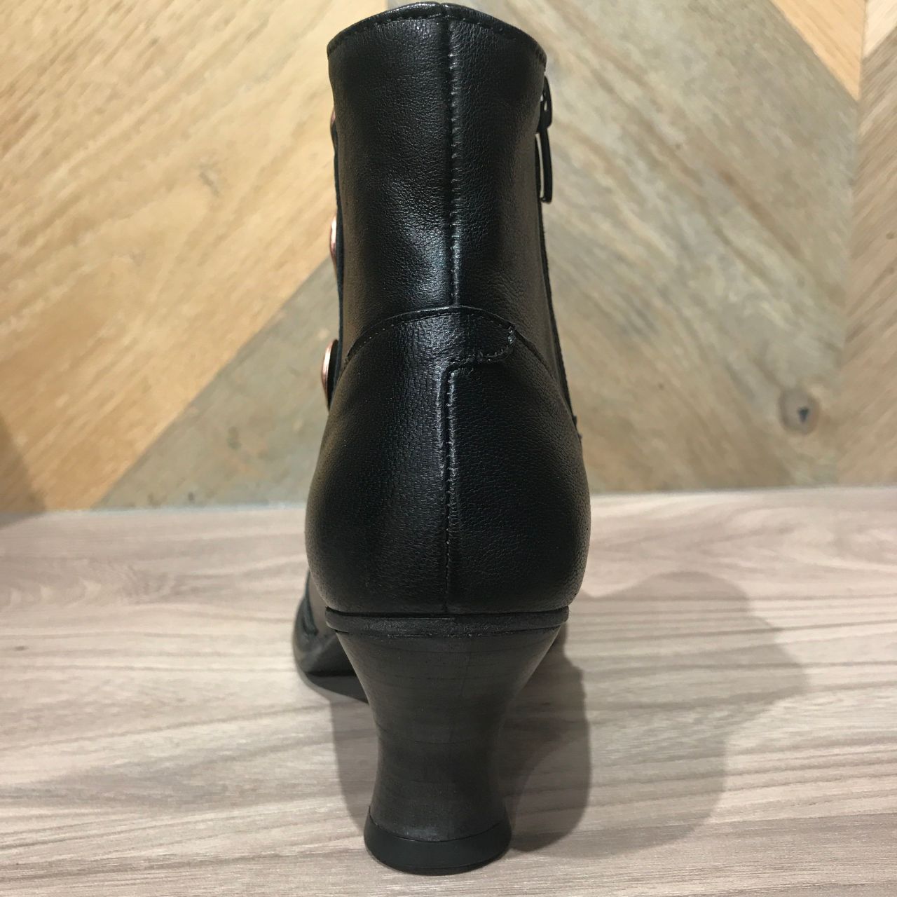 neosens ショートブーツ 購入価格3万円程度　24センチ tgks-2.jpg