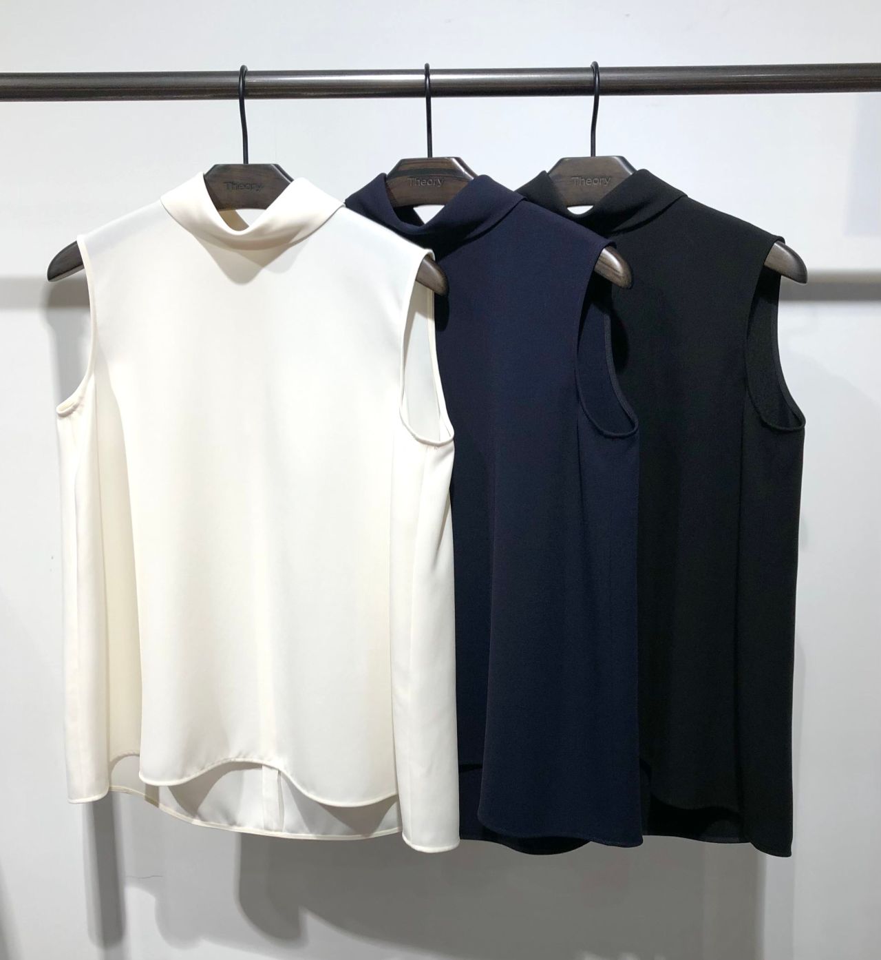 セオリー　NEW SYNTHETIC CREPE　パンツスーツ　0/00 セオリー NEW SYNTHETIC CREPE パンツスーツ 0/00 SET-UP, SEPARATED