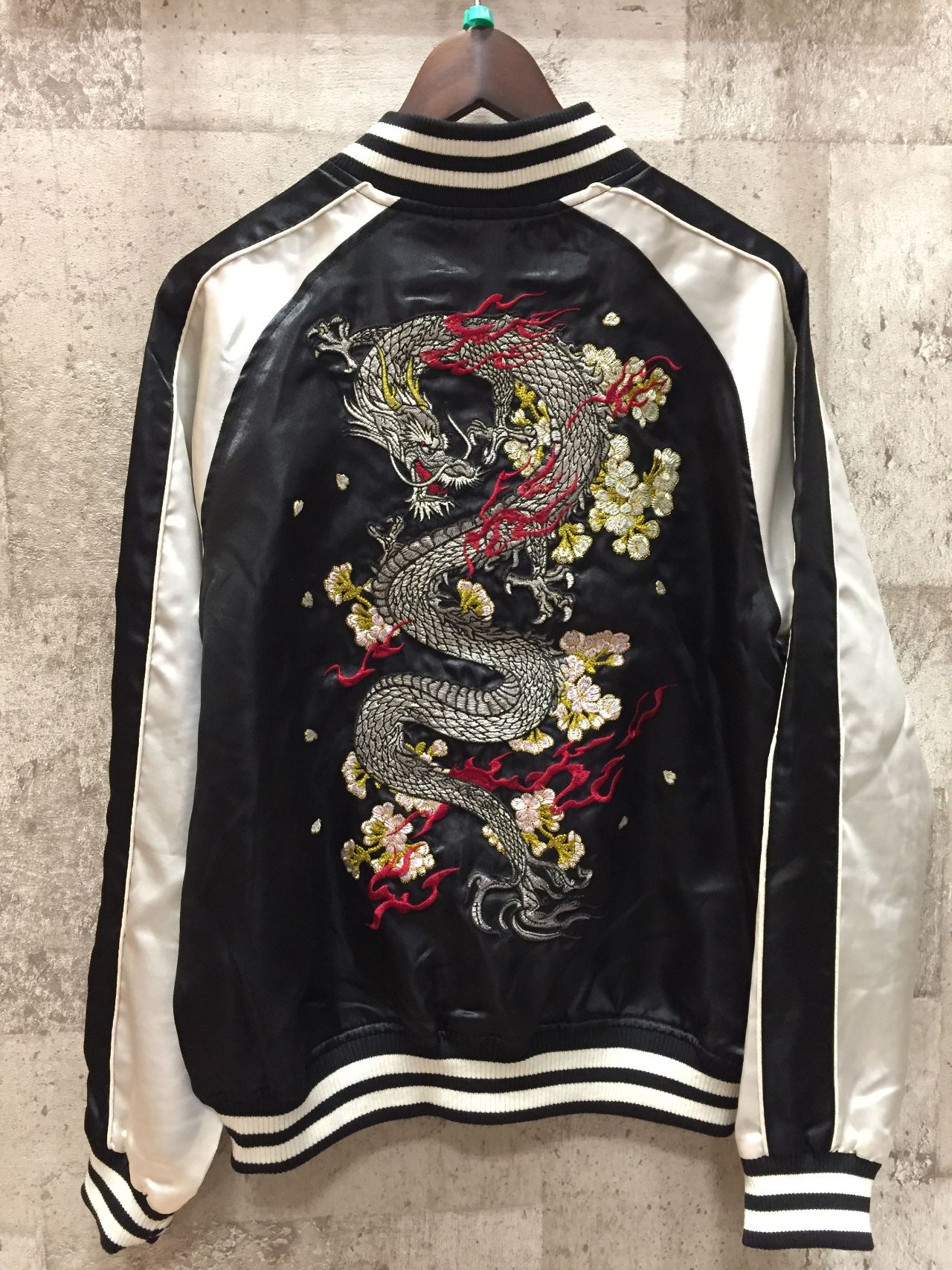 DIESEL スカジャン リバーシブル　狼刺繍 1978 DIESEL スカジャン リバーシブル 狼刺繍 1978 DIESEL ディーゼル