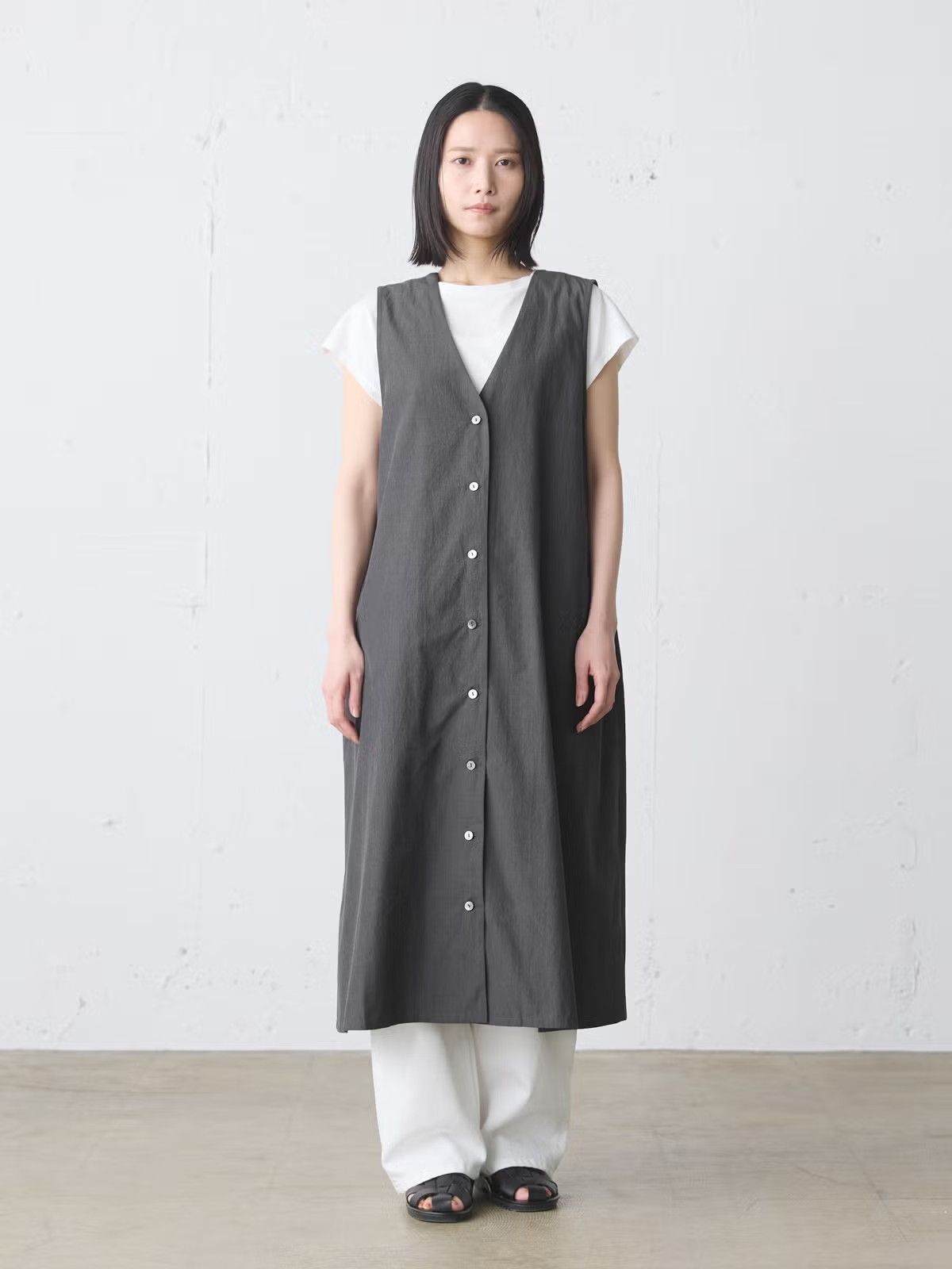 MidiUmi Vネックロングジレワンピース｜ MARcourt ONLINE STORE