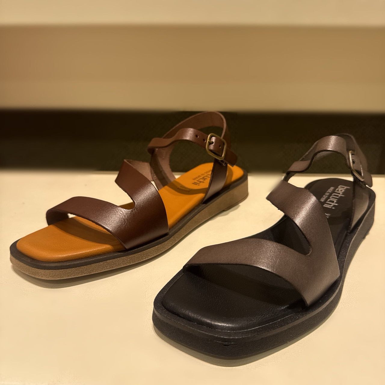 Lサイズ☆bertuchi サンダル入荷しまし | GINZA WASHINGTON