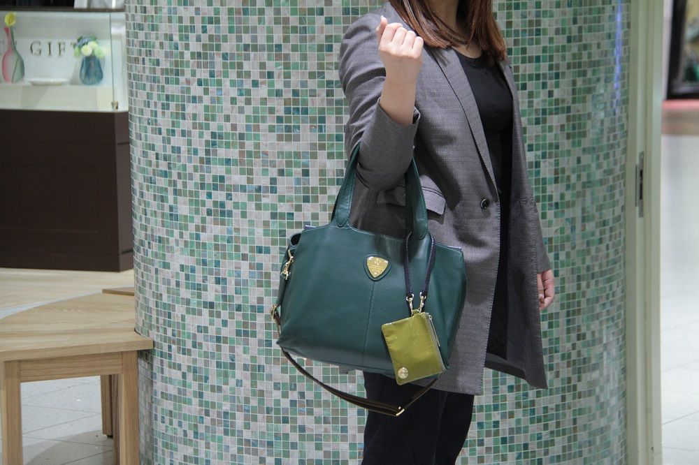 限定 atelier ATAO petit プティ2way ショルダーバッグ 緑 限定 atelier ATAO petit プティ2way ショルダーバッグ 緑