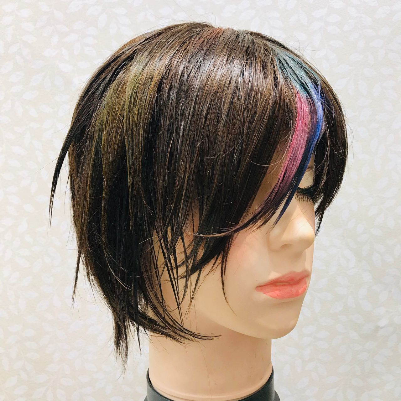 イベントやショーに映えるカラーワックスをご紹介 本店 服飾館2階aフロア ウィッグ ステージグッズ 生地 手芸用品のオカダヤ Okadaya 公式ショップブログ