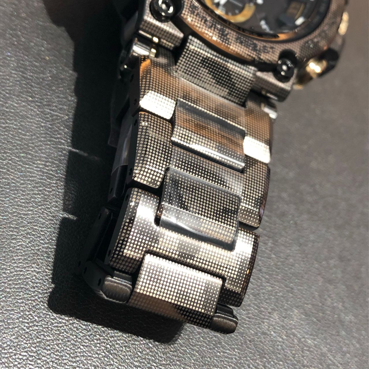 美品　G-SHOCK MTGカモフラージュ G-SHOCK（ジーショック,Gショック） MTG-B1000DCM-1AJR