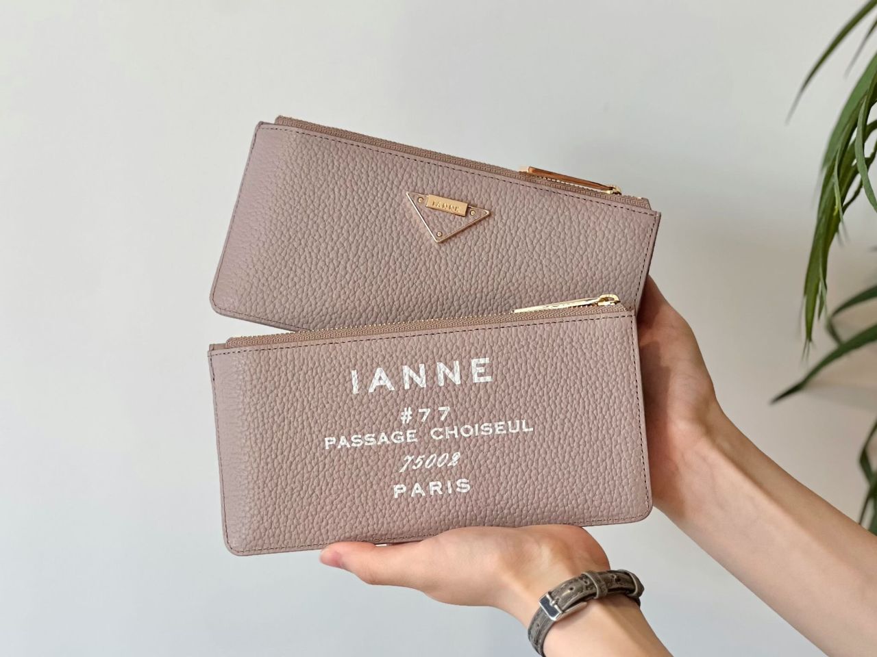 【良品✨️】IANNE イアンヌ LOGO パル ミニ財布 グリーシエル 良品✨️】IANNE イアンヌ LOGO パル ミニ財布 グリーシエル