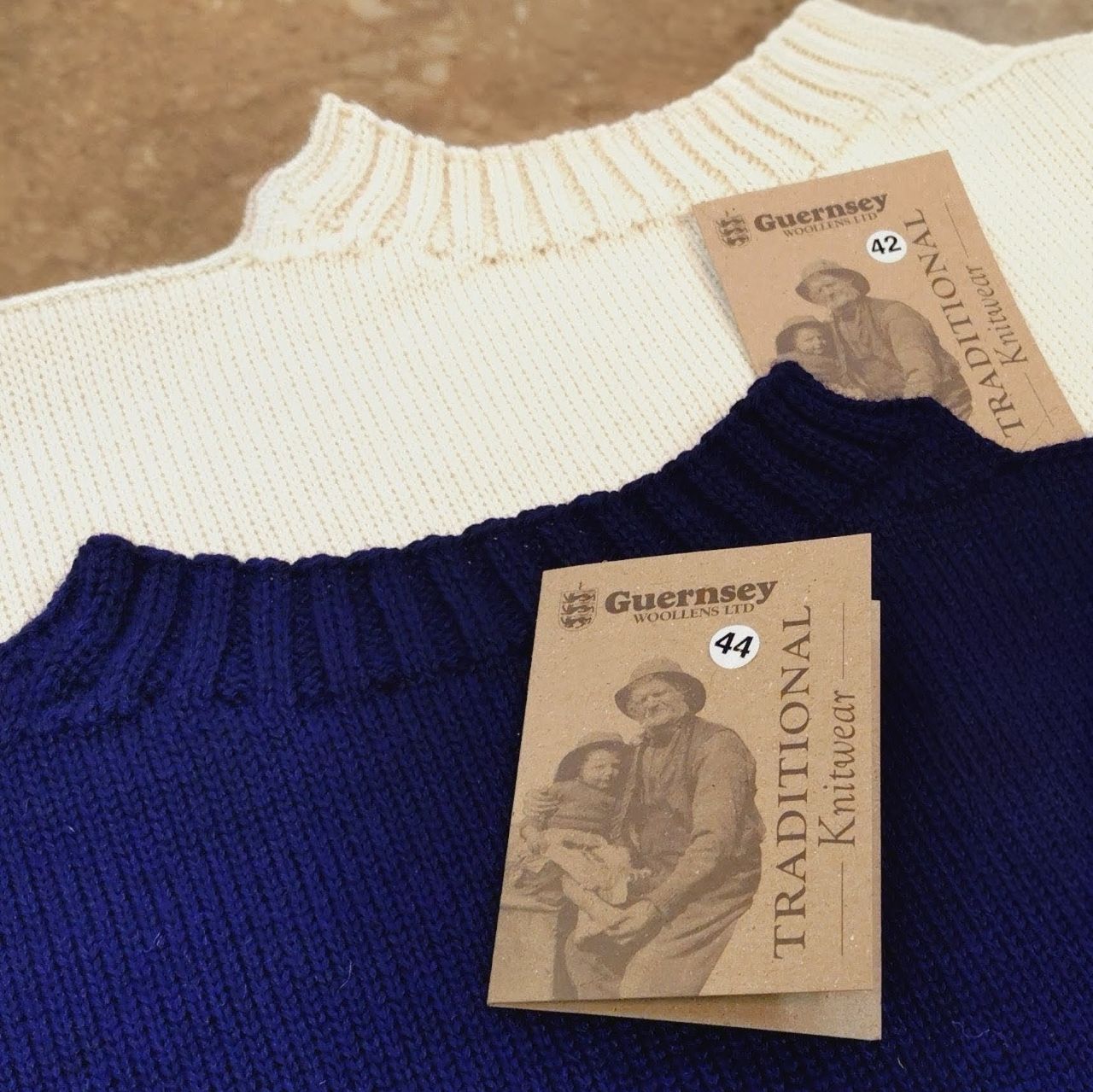 Guernsey ネイビー クルーネックセーター サイズ42 Guernsey ネイビー クルーネックセーター サイズ42 GUERNSEY WOOLLENS