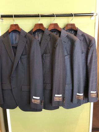 美品　ユニバーサルランゲージ　CANONICO 21micron ネイビースーツ スーツ／2つボタン／CANONICO／PRUNELLE／無地／CH22 | SUIT
