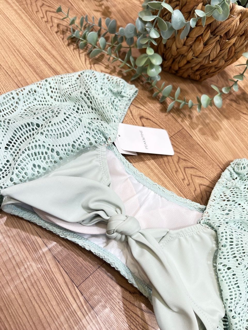 【新品】ミントグリーン♡レース♡フリル ♡トップス 新品ミントグリーン レース フリルネック トップス M - メルカリ
