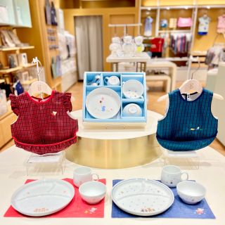 れお★【新品】ファミリア お食事エプロン ポーチM XB れお☆【新品】ファミリア お食事エプロン ポーチM XB れお様