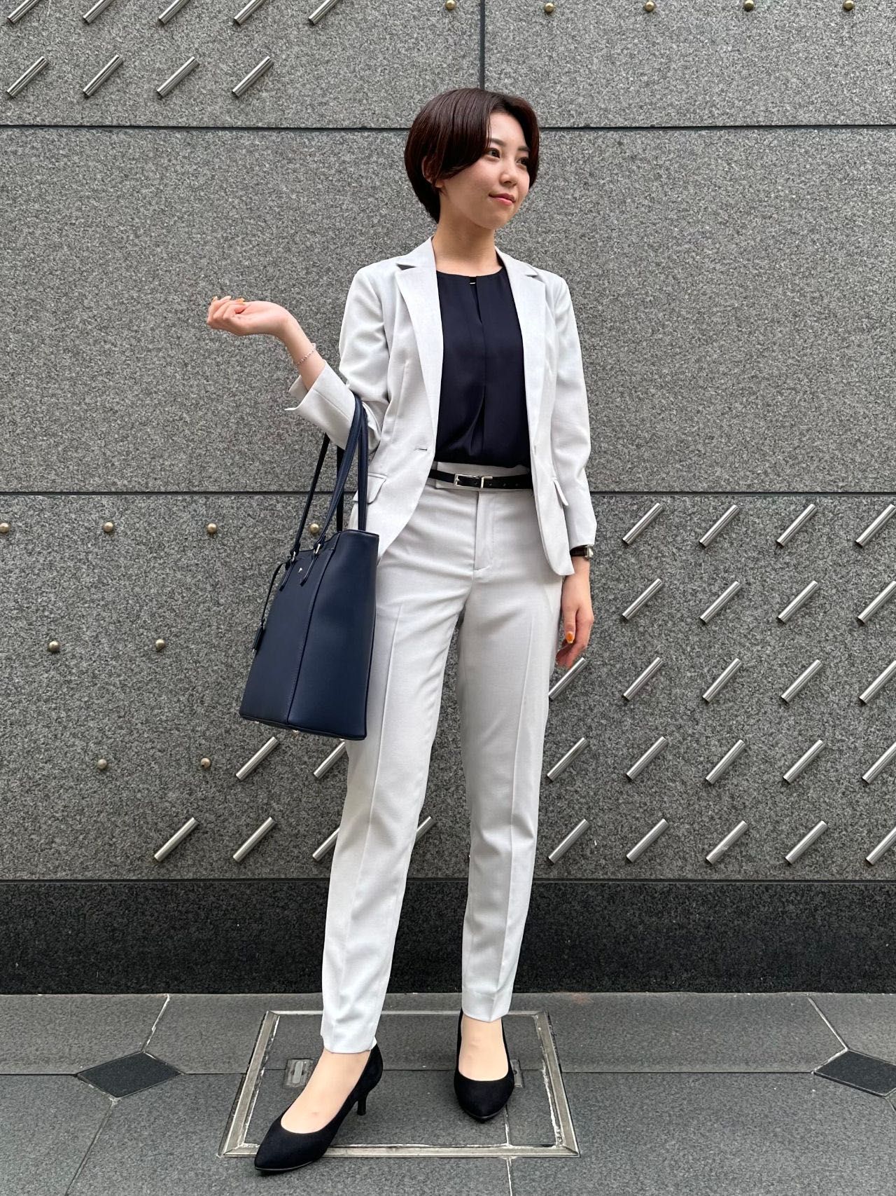 極美品✨SHIPS 近年モデル レダ ビジネス スーツ グレー ストライプ 48 レディース】働く女性の“大人かっこいい”を演出◇ネイビー