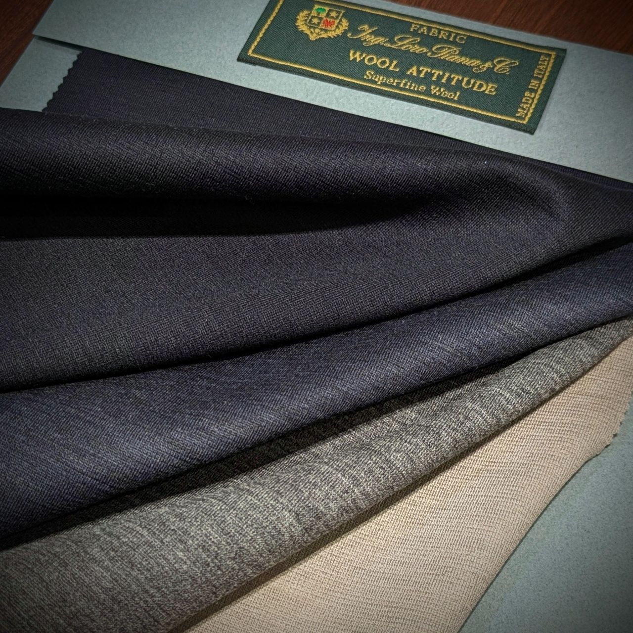 UNIVERSAL LANGUAGE】美品 ロロピアーナ SUPER130´s