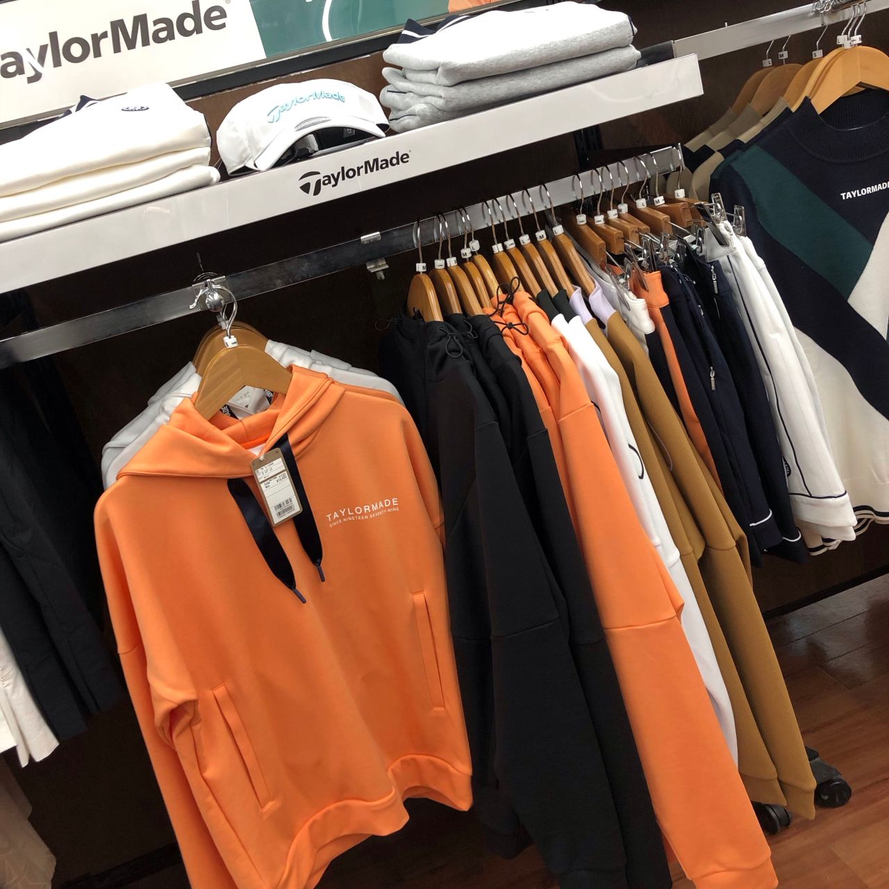 一流ブランドゴルフウェアセール中 45819z.jpg