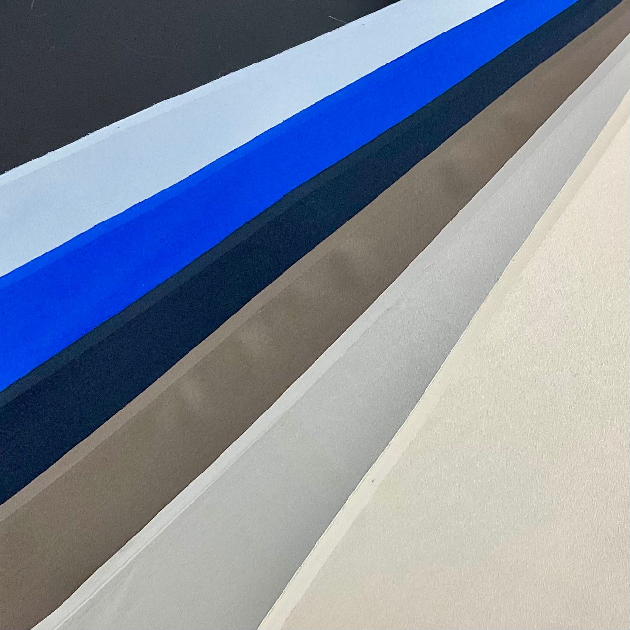 シルク　手織り緞通　ピカソ Snoop/ 洗えるシルクスカーフ/ 浜ちりめんシルク【Brown-ペイズリー柄