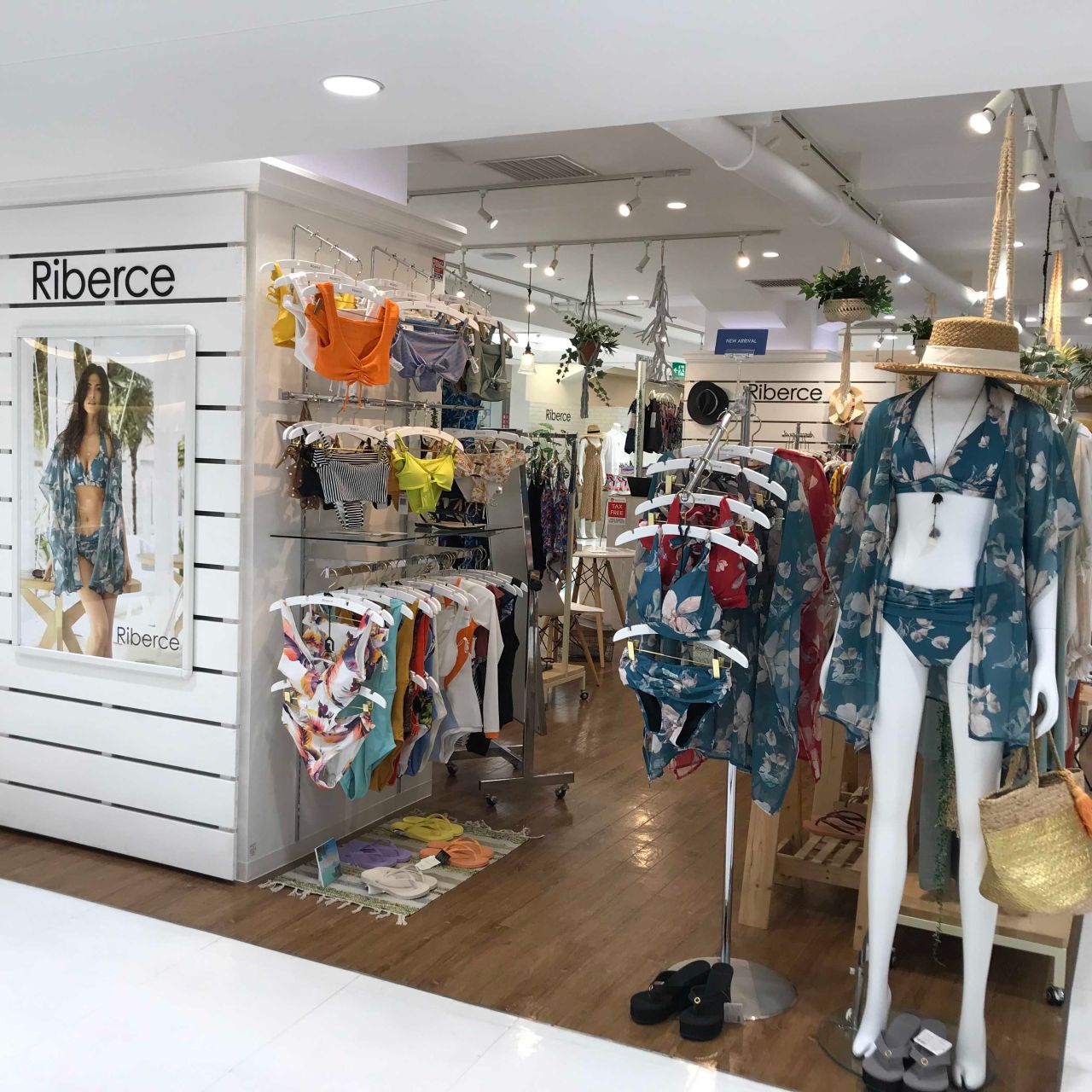 再入荷☆大人気フラワー柄ビキニ！Riberc | 西銀座 ALBOVE店