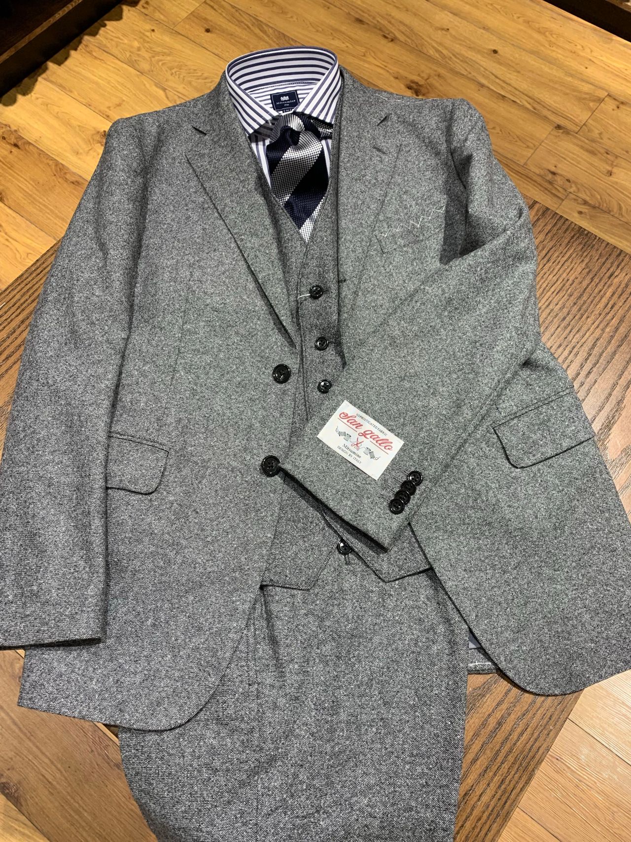 未使用級【サイズＬ】MITSUMINE×ハリスツイード グレーツイードジャケット 今季オススメジャケット｜Mitsumine Outlet｜Staff Blog｜Mitsumine