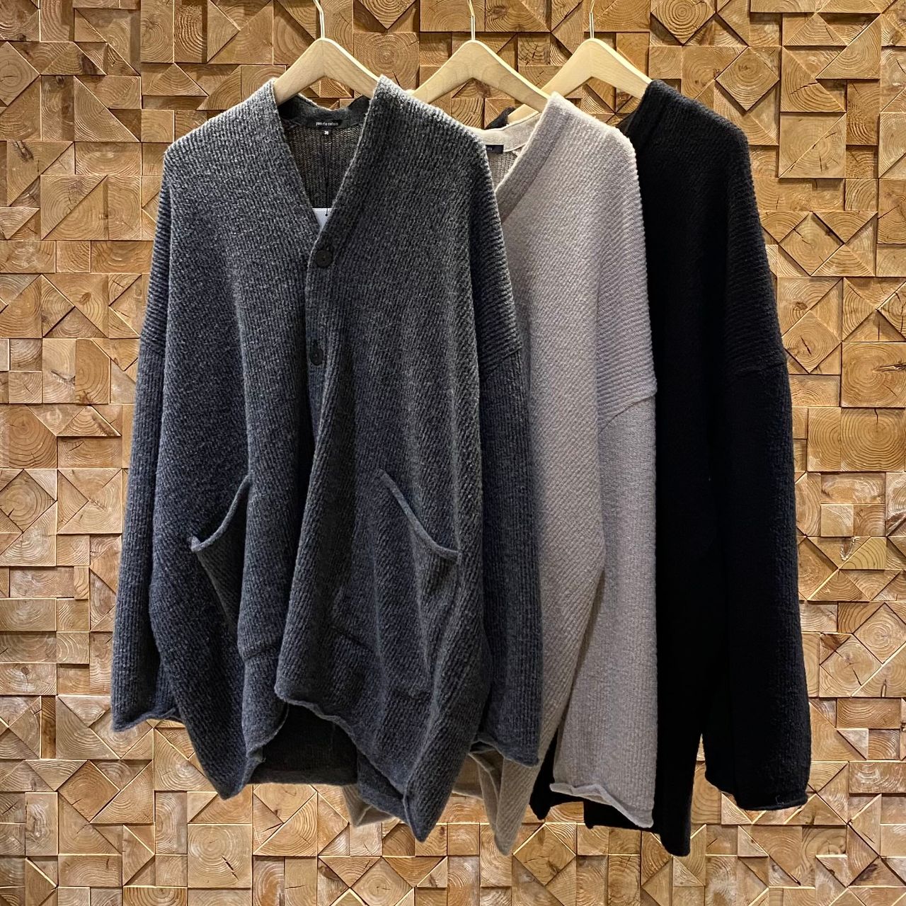 パドカレ　グレー ハイネックセーター PICK UP】東京ミッドタウン店 ニット特集 | 東京ミッドタウン店 | pas