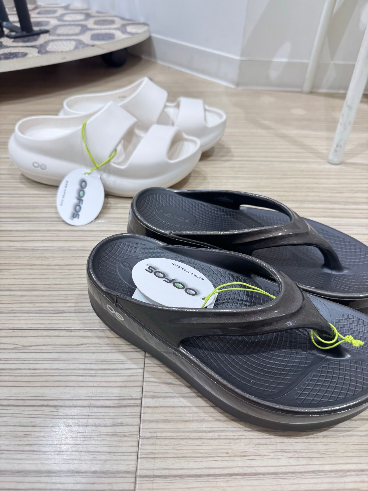 緊急再入荷！！！OOFOSサンダル取扱店で | 西銀座店