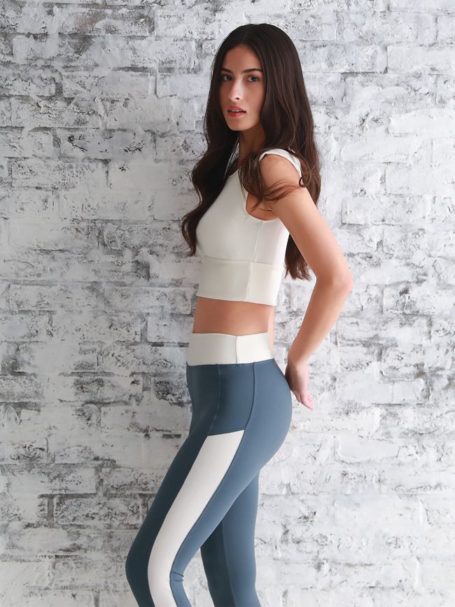 新品　ALBOVE リブ素材プチスリーブブラトップス 223075 新品 ALBOVE リブ素材プチスリーブブラトップス 223075 - メルカリ