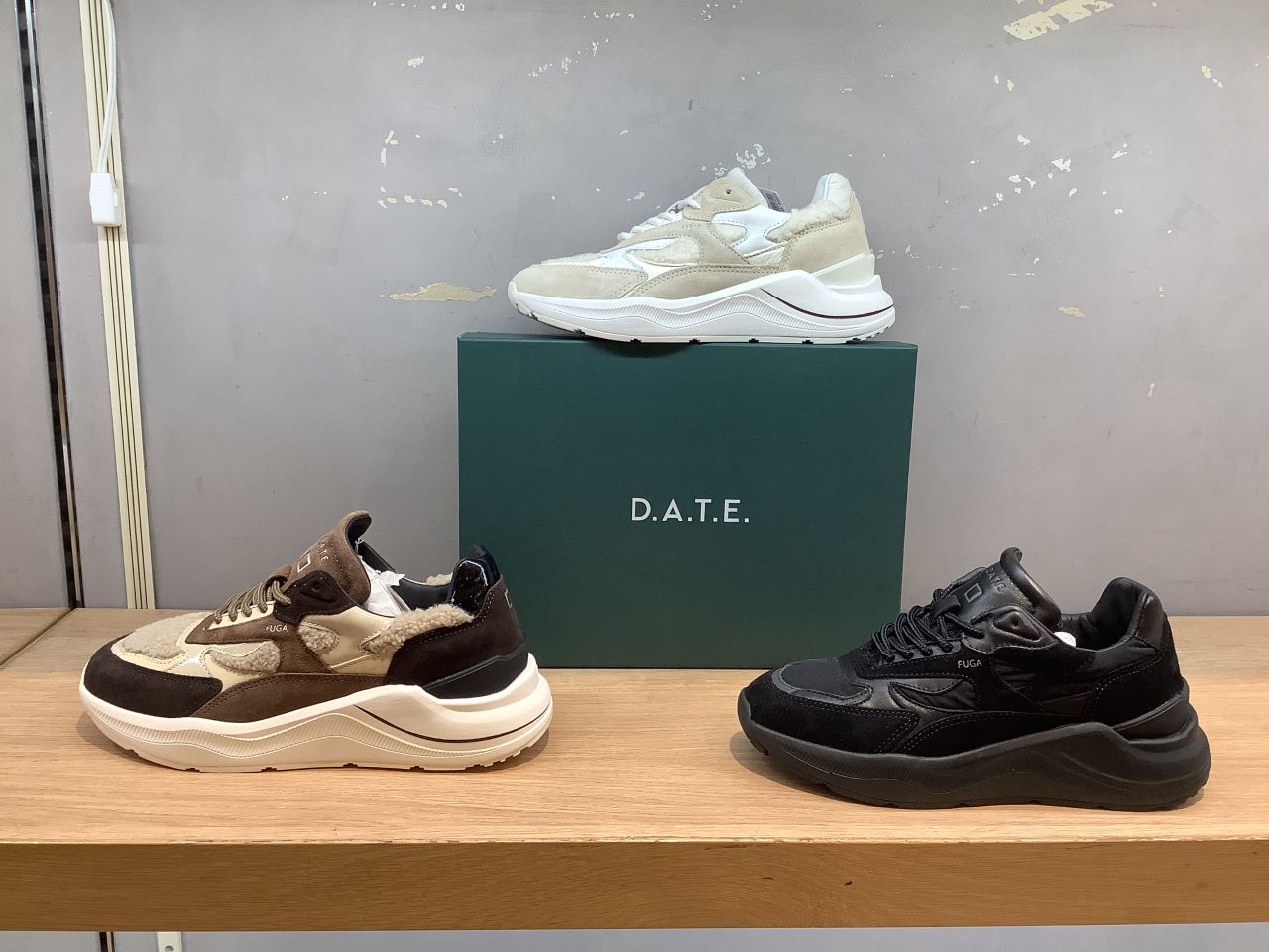 D.A.T.E FUGA FUR厚底スニーカー 楽天市場】【SALE！30%OFF】デイト D.A.T.E.【日本限定】ファー