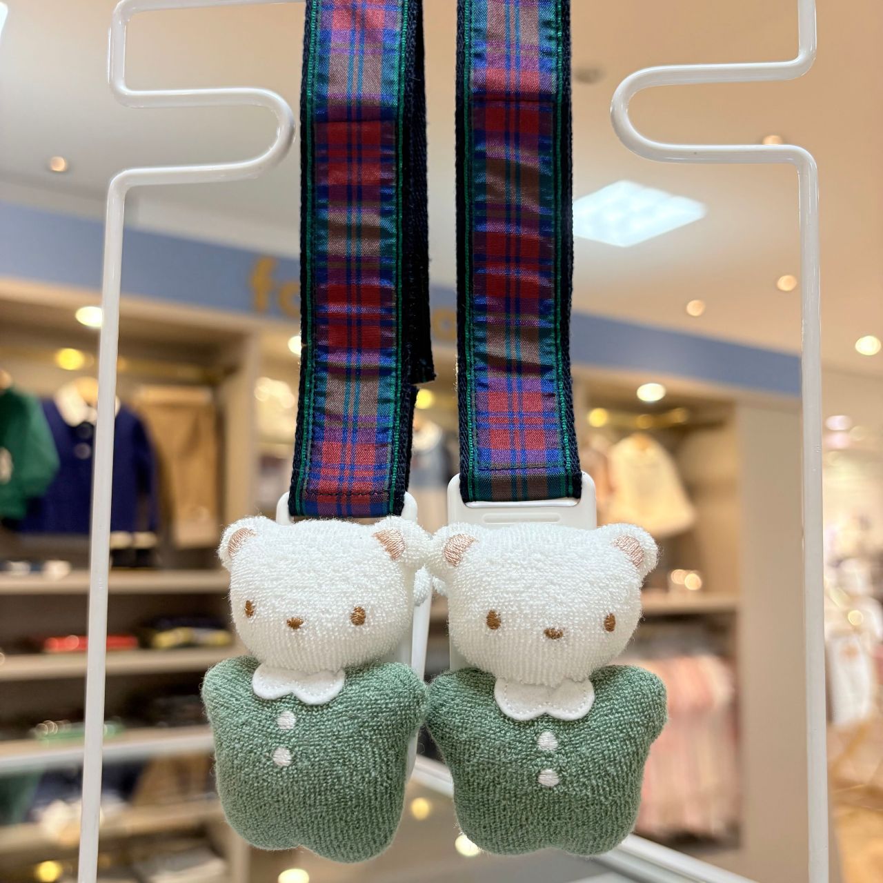 お散歩やお出かけに♪便利でかわいいシューズクリップ♡｜ファミリア