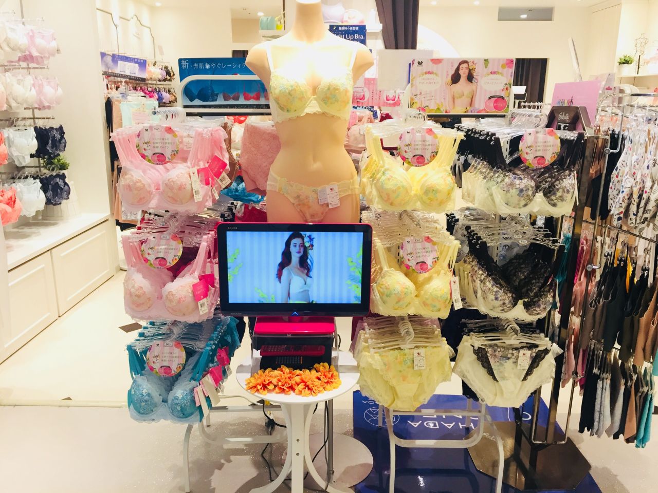 ♡ 新品未使用 ワコール 女神のヒミツ D70 ♡ ☆ ワコール 女神のヒミツ ☆ | 『蔦美北千住店』のブログ