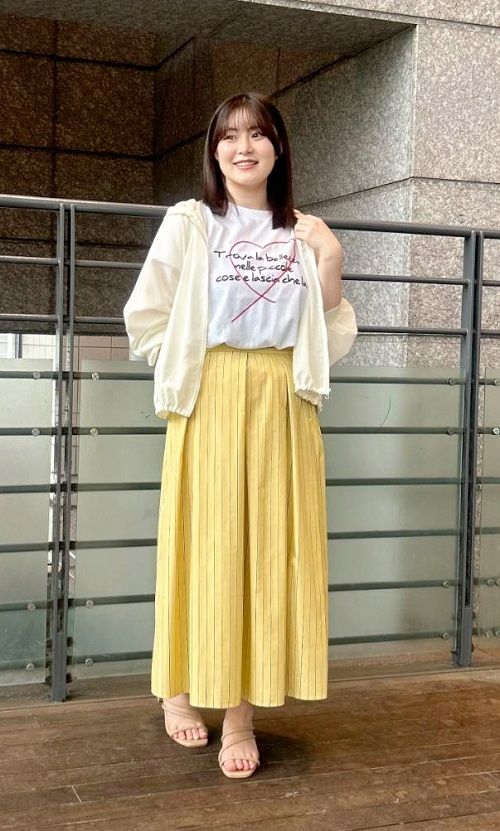 シアーブルゾン×ストライプスカート×ハート刺繍ロゴTシャツ｜ILC