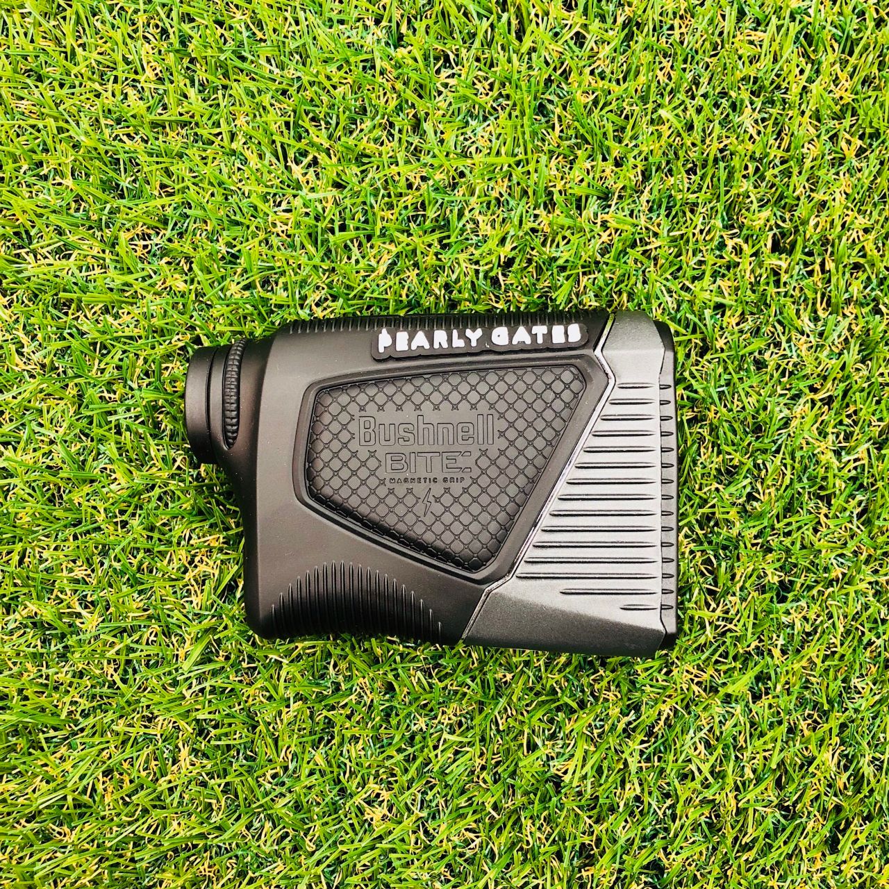 ★PEARLY GATES×Bushnell GOLF/距離計/パーリーゲイツ★ 数量限定コラボモデル！パーリーゲイツがゴルフ用レーザー距離