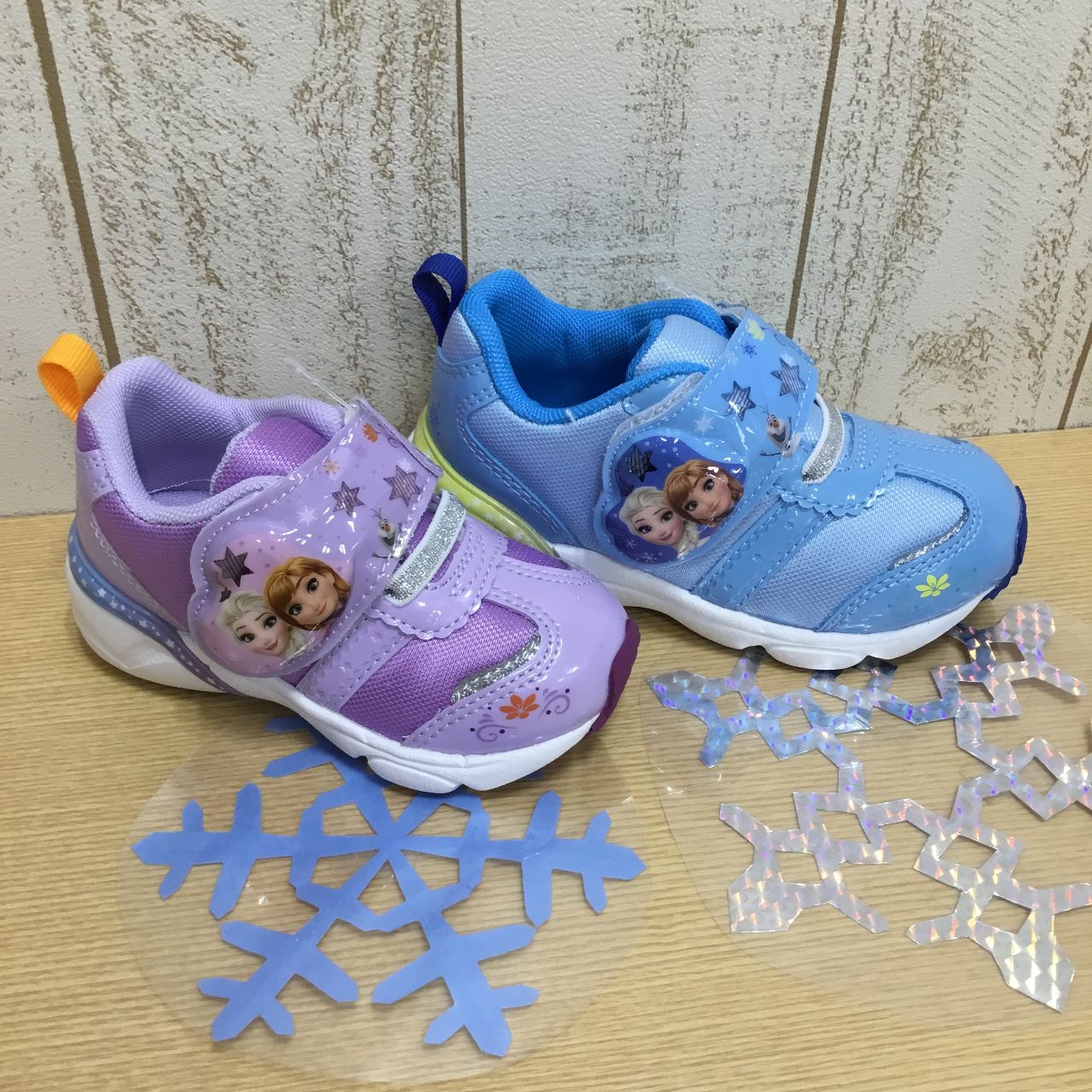 大人気 光る靴 アナ雪 出ました Asbeekids 名古屋茶屋店 G Foot ジーフット の公式ブログ 人気シューズshopの最新情報