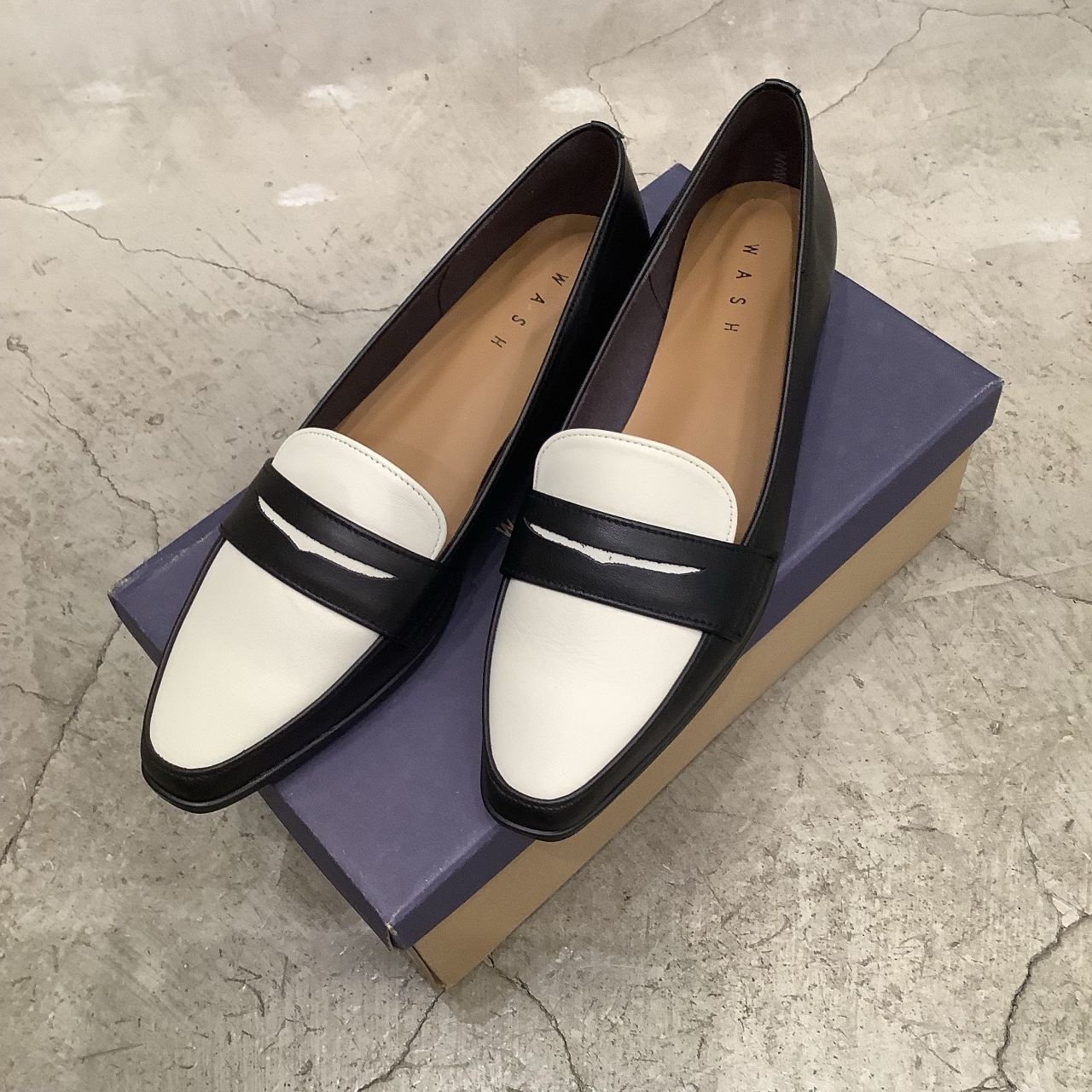 新品！家での試し履きのみの美品！ WASH/大人気のフラットシューズ/雨天兼用！ 晴雨兼用]フラットシューズ&ローファー | WASH たまプラーザテラス店