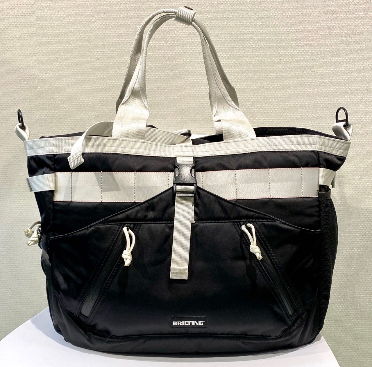 ブリーフィングホリデーコレクション【 BLACK&WHITE】入荷！ | ゴルフ5