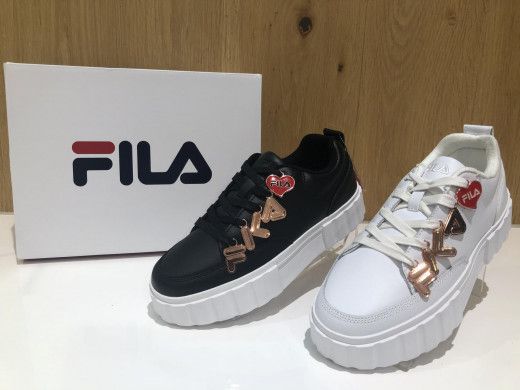 Fila フィラ サンドブラスト ロウ ペンダント レディース 厚底スニーカー Ride Life Magazine ムラサキスポーツ ムラサキスポーツ Murasaki Sports公式サイト