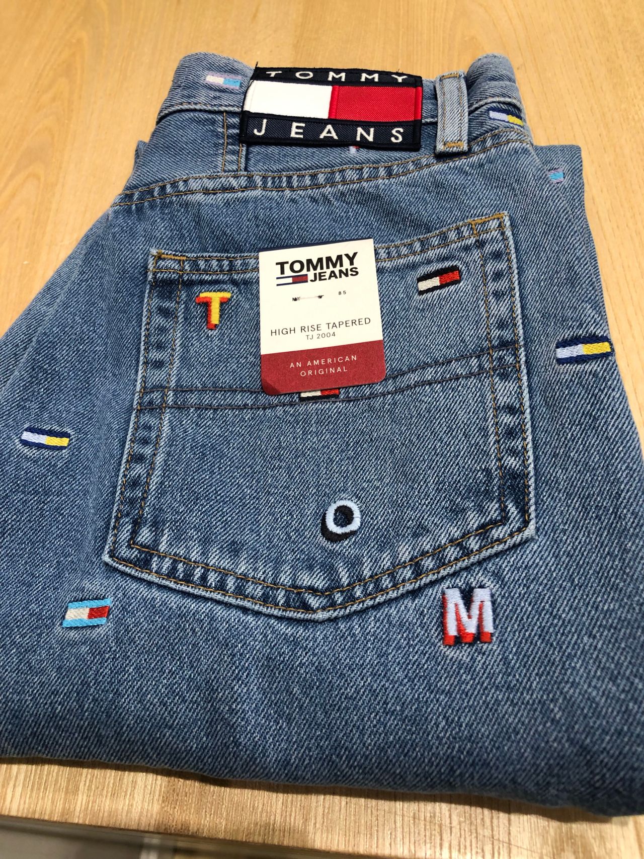 tommy jeans tj 2004