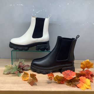 ☆W新作ブーツ☆本革厚底サイドゴアブーツが入荷いたしました！