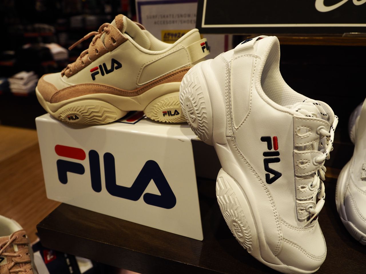 レディースシューズ Fila みんな大好きfila 厚底シューズ Fila Dadshoes ダッドスニーカー ショップニュース ムラサキスポーツ エミフルmasaki