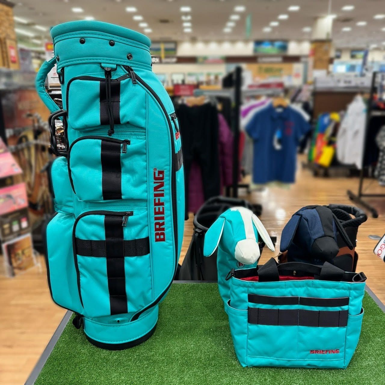 BRIEFING 新色！】HOLIDAY COLLECTIONで新色MINT BLUEがでました