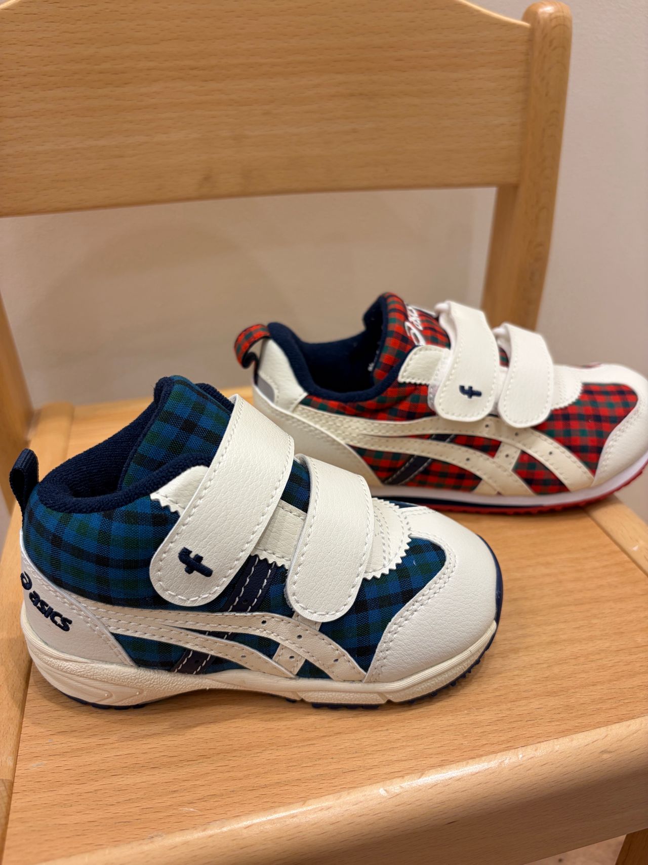 【期間限定値下げ】familiar asics コラボ 価格の見直しをしました】アシックスコラボシューズのご紹介