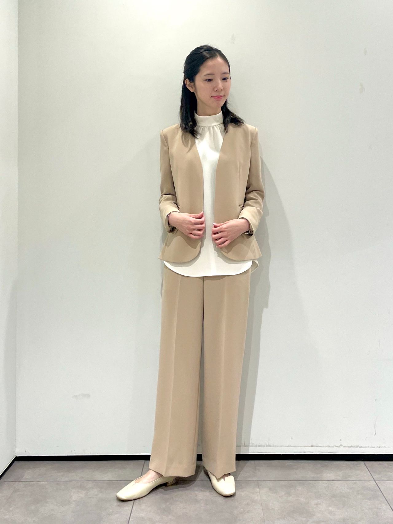 theory パウダークレープワイドパンツ カーキ