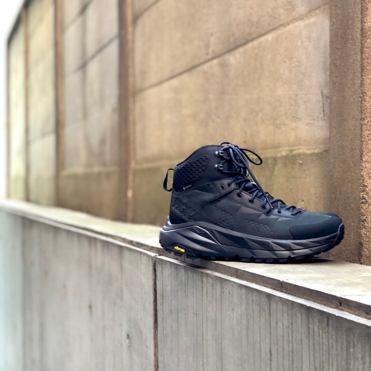 ホカオネオネ HOKA ONE ONE KAHA GTX メンズ28.5