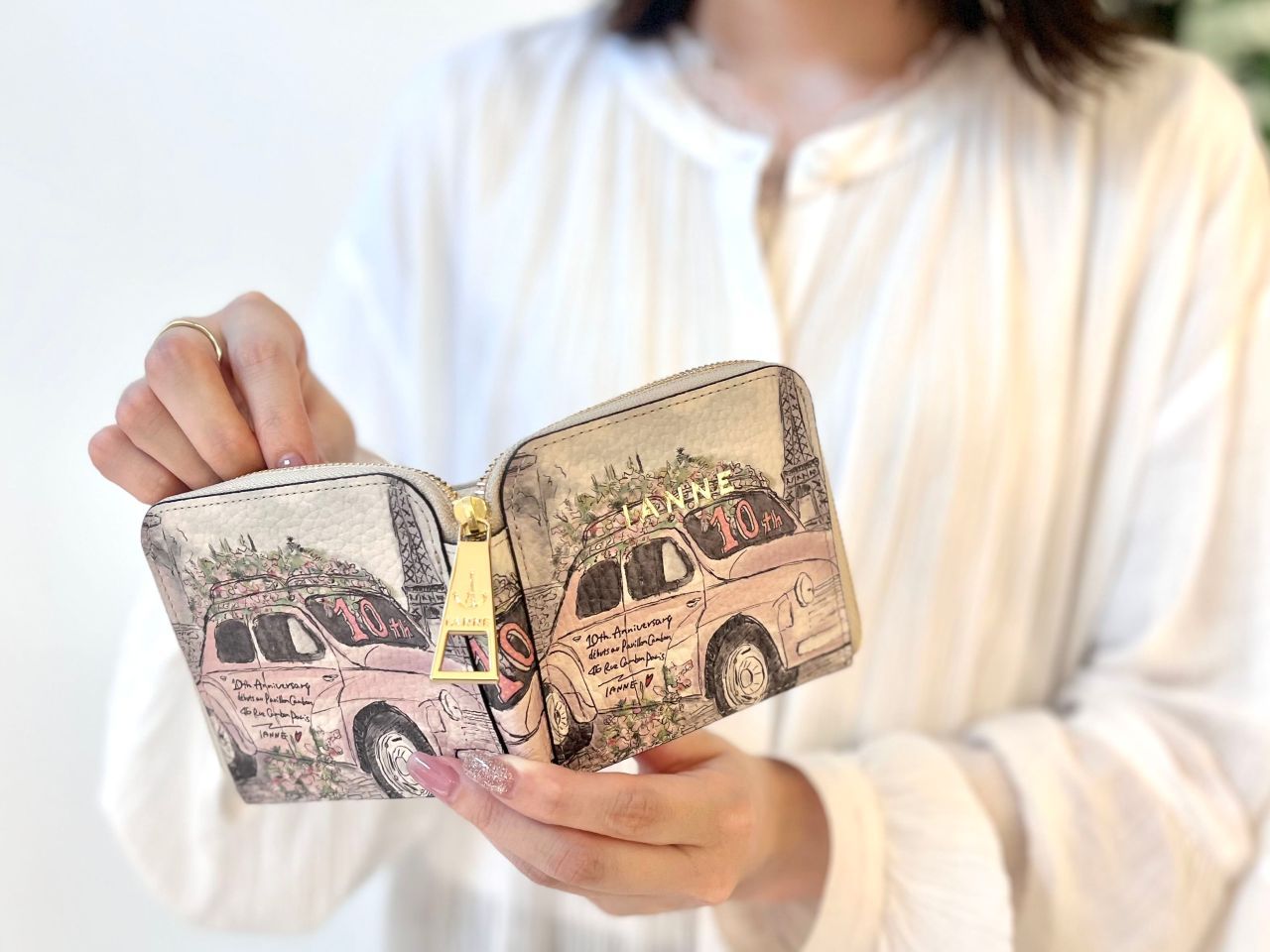 秘密にしたい｜大人のオシャレバッグ！エッフェル塔から花束を（IANNE