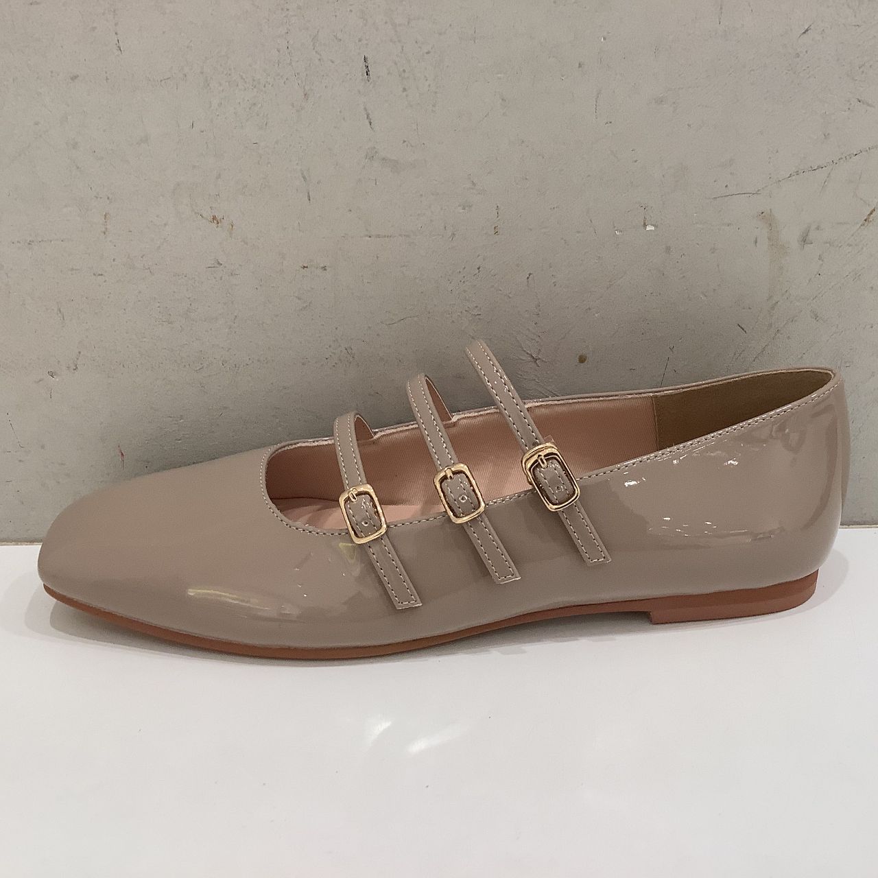 トリプルストラップのフラットシューズ W トリプルストラップフラットシューズ | GINZA WASHINGTON 横浜