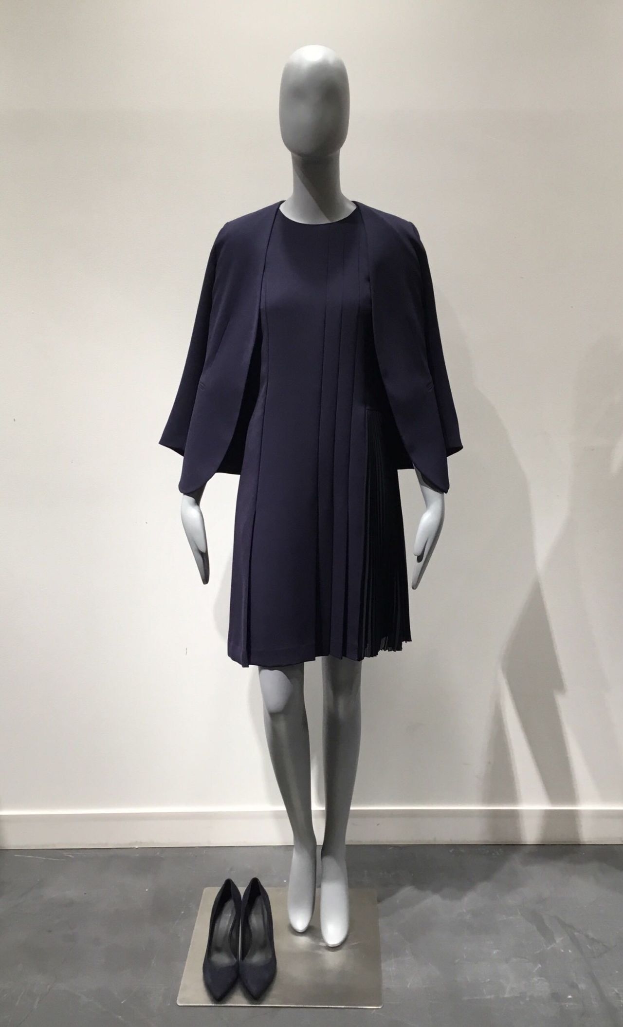 人気のSYNTHETIC CREPEシリーズ | 渋谷ヒカリエ ShinQs店 | Theory 